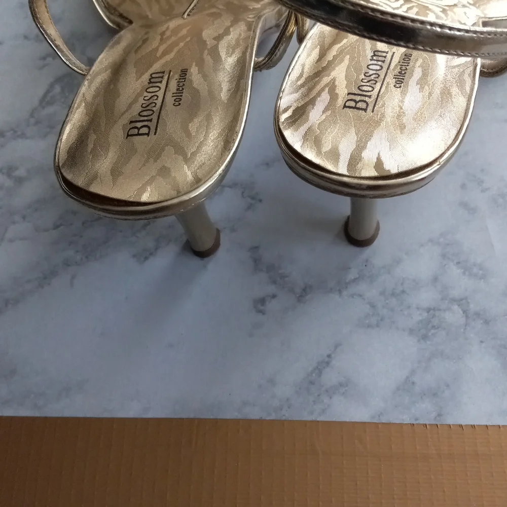 Heels - Picture 4 of 4